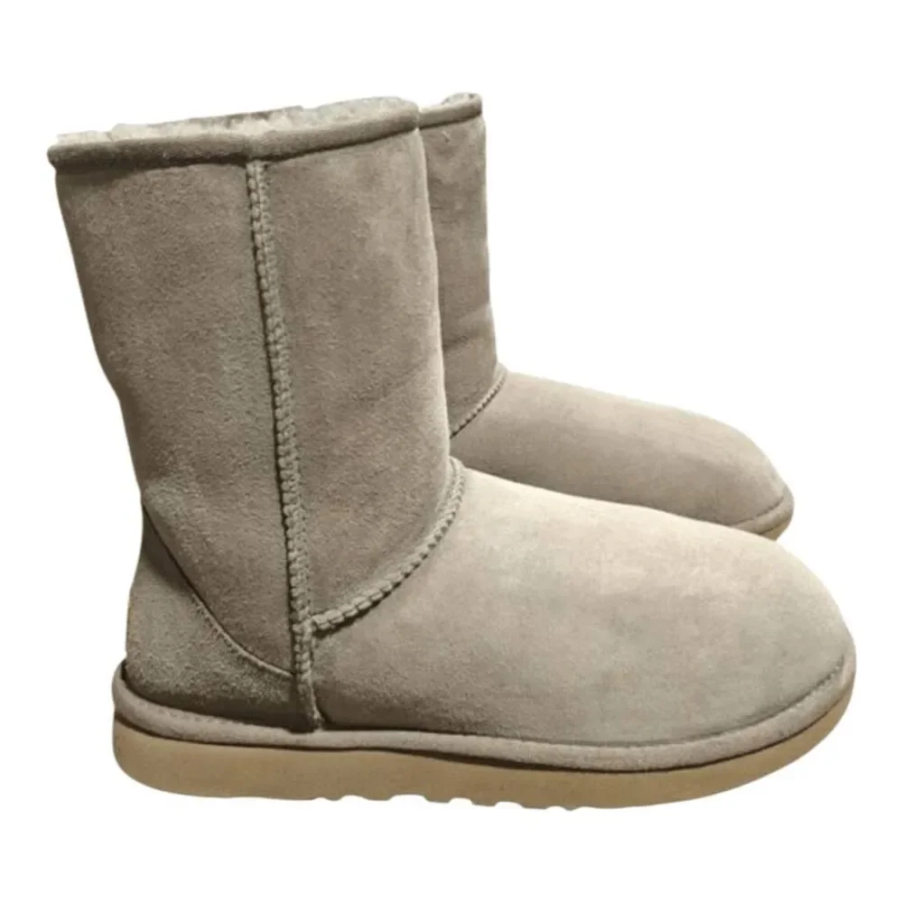 UGG Classic Short Waterproof Winter Boot Size 9